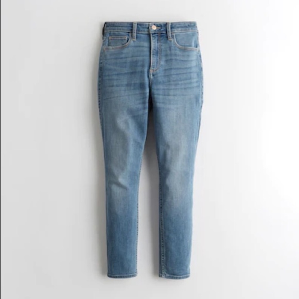 Hollister Vintage Stretch Low-Rise Crop Super Skinny Jeans
